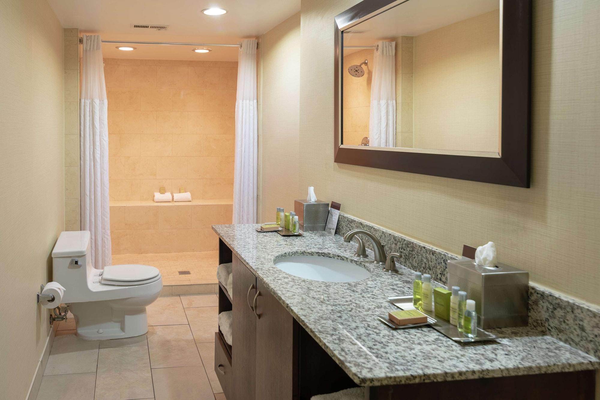 Hotel Doubletree By Hilton Norfolk Airport Zewnętrze zdjęcie