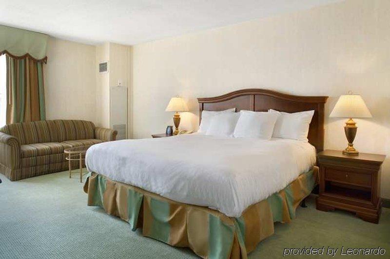Hotel Doubletree By Hilton Norfolk Airport Zewnętrze zdjęcie