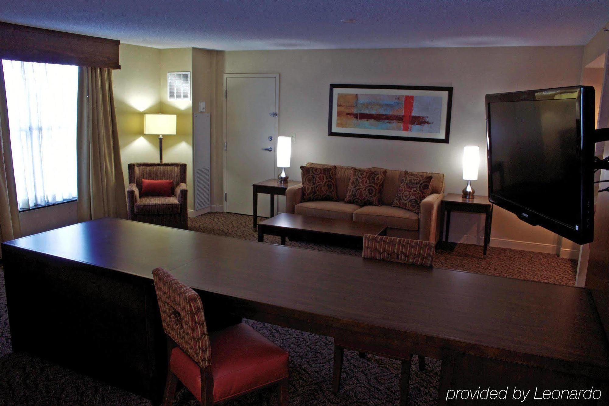 Hotel Doubletree By Hilton Norfolk Airport Zewnętrze zdjęcie